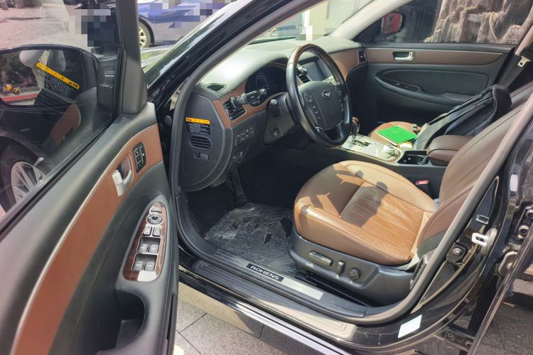 Used Hyundai Genesis 2012 3.0L GDI Luxury Edition Driver Seat