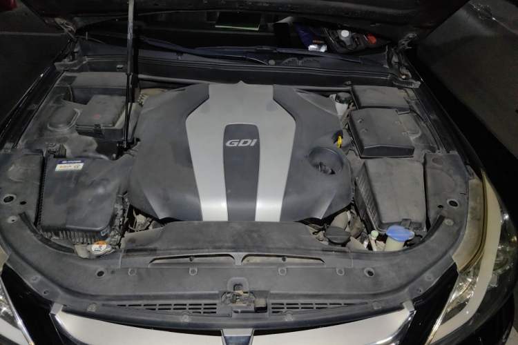 Used Hyundai Genesis 2012 3.0L GDI Luxury Edition Engine Bay