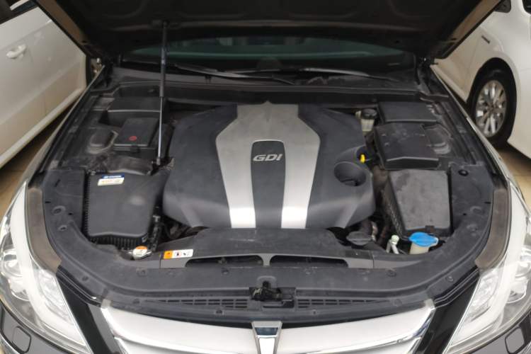 Used Hyundai Genesis 2012 3.0L GDI Luxury Edition Engine Bay