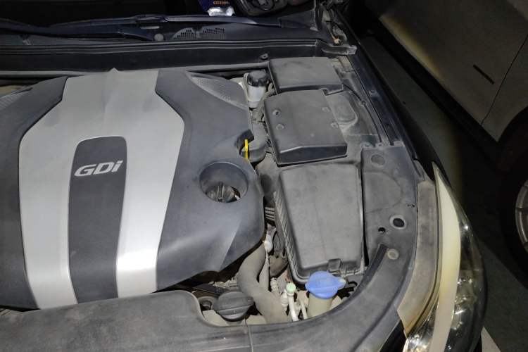 Used Hyundai Genesis 2012 3.0L GDI Luxury Edition Engine Bay Left