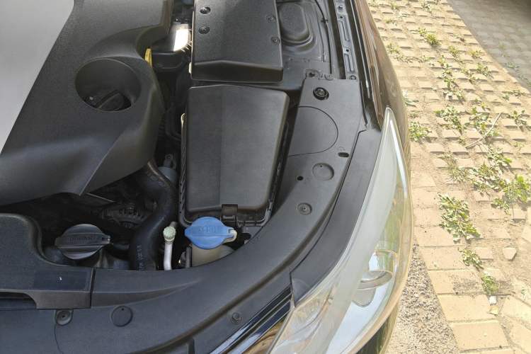 Used Hyundai Genesis 2012 3.3L GDI Prestige Edition Engine Bay Left