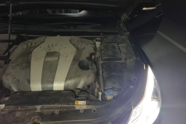 Used Hyundai Genesis 2012 3.0L GDI Luxury Edition Engine Bay Left
