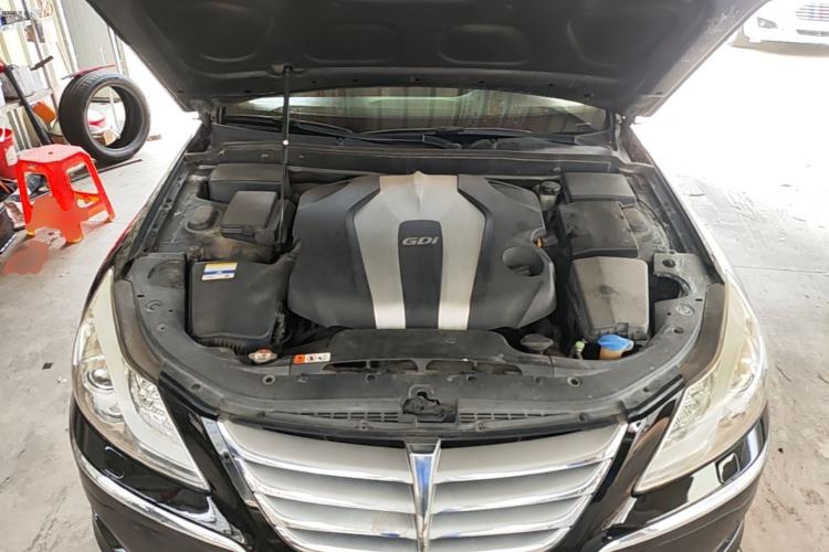Used Hyundai Genesis 2012 3.0L GDI Luxury Edition Engine Bay