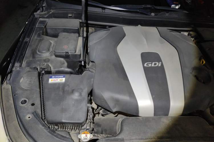 Used Hyundai Genesis 2012 3.0L GDI Luxury Edition Engine Bay Right