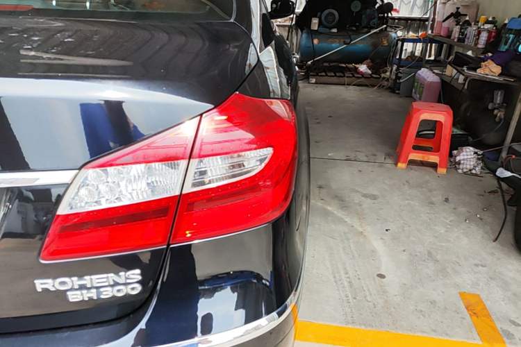 Used Hyundai Genesis 2012 3.0L GDI Luxury Edition Exterior 3