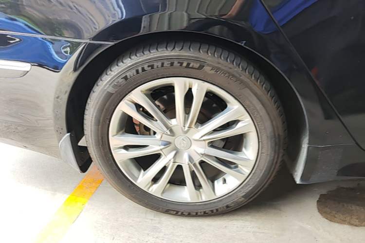 Used Hyundai Genesis 2012 3.0L GDI Luxury Edition Exterior 5