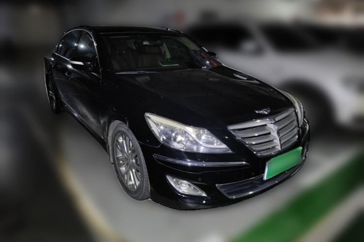 Used Hyundai Genesis 2012 3.0L GDI Luxury Edition Front Right 45 Deg