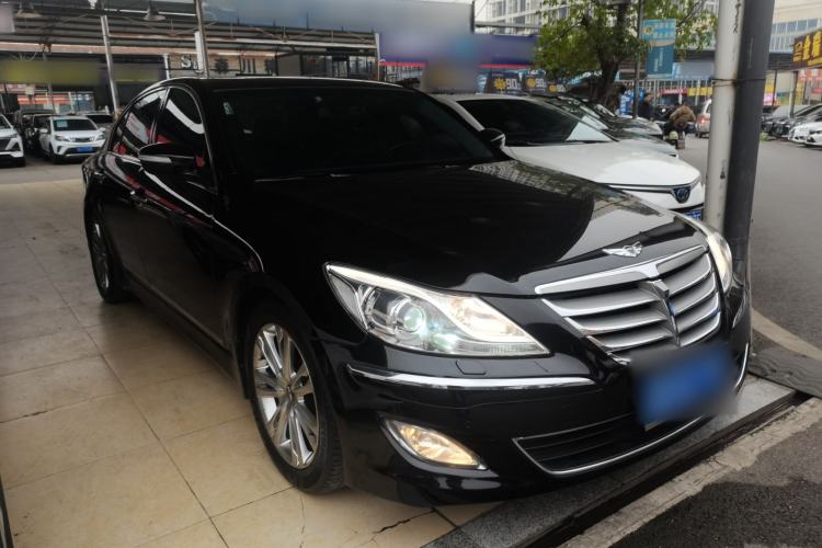 Used Hyundai Genesis 2012 3.0L GDI Luxury Edition Front Right 45 Deg