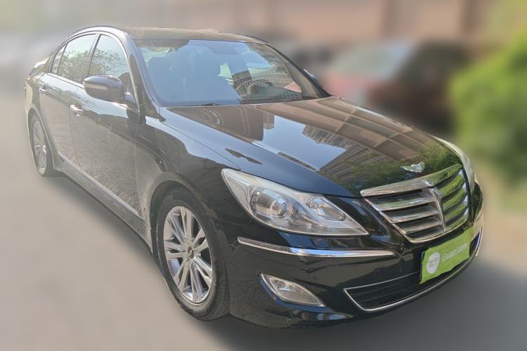 Used Hyundai Genesis 2012 3.3L GDI Prestige Edition Front Right 45 Deg
