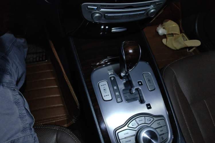 Used Hyundai Genesis 2012 3.0L GDI Luxury Edition Gear Lever