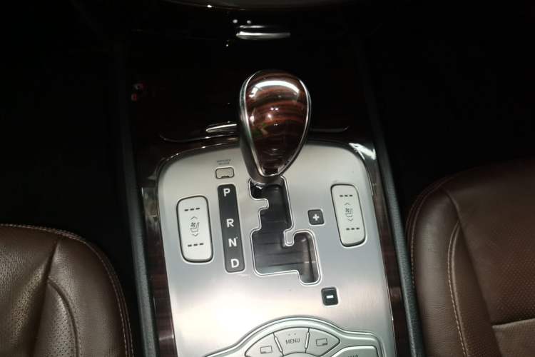 Used Hyundai Genesis 2012 3.0L GDI Luxury Edition Gear Lever