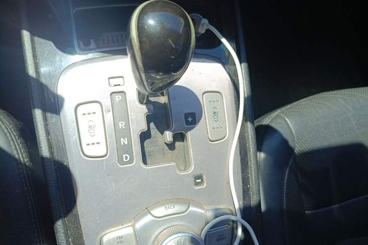 Used Hyundai Genesis 2012 3.0L GDI Luxury Edition Gear Lever