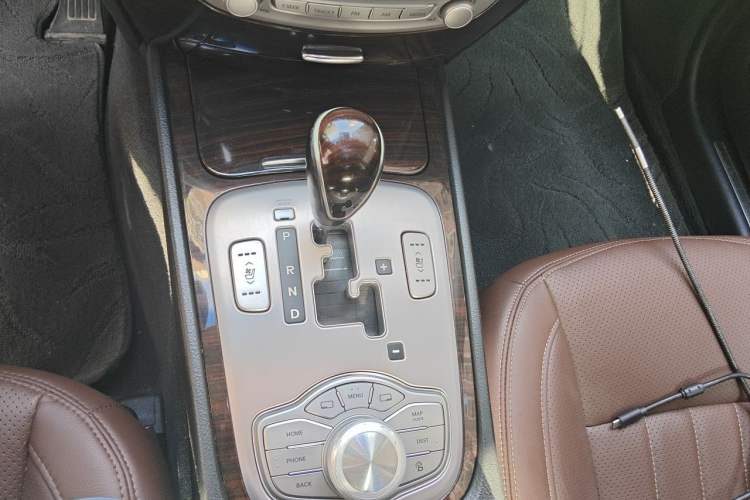 Used Hyundai Genesis 2012 3.3L GDI Prestige Edition Gear Lever