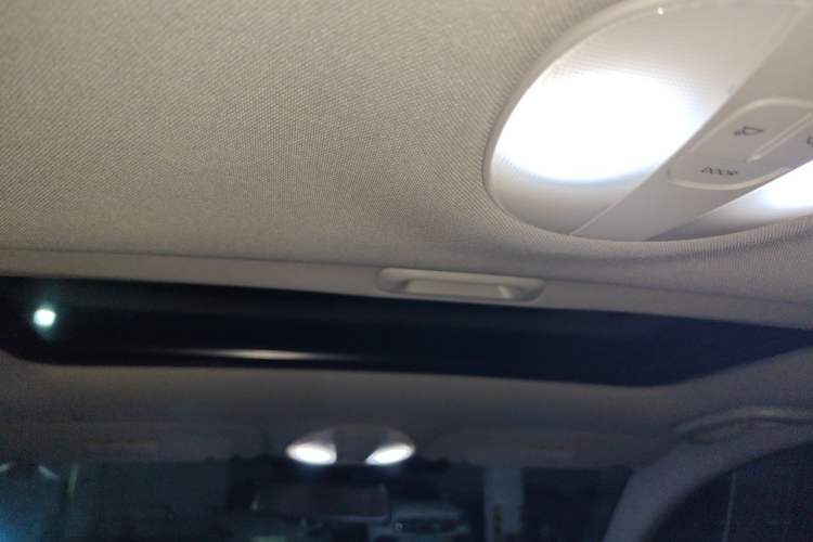 Used Hyundai Genesis 2012 3.0L GDI Luxury Edition Headliner