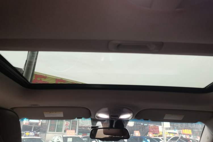 Used Hyundai Genesis 2012 3.0L GDI Luxury Edition Headliner