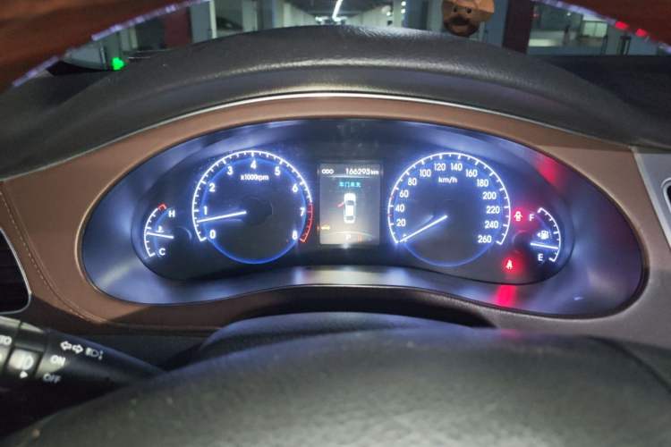Used Hyundai Genesis 2012 3.0L GDI Luxury Edition Instrument Cluster