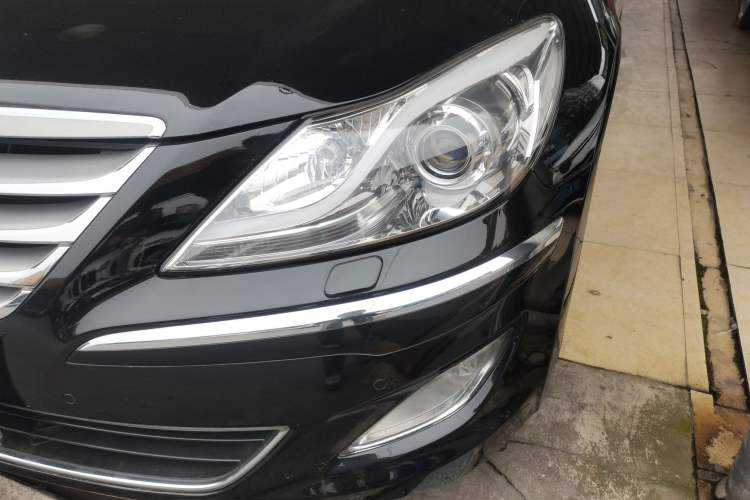 Used Hyundai Genesis 2012 3.0L GDI Luxury Edition Left Front Headlight