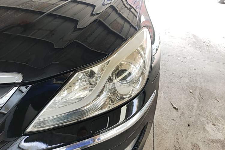 Used Hyundai Genesis 2012 3.0L GDI Luxury Edition Left Front Headlight