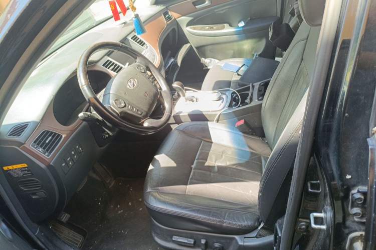 Used Hyundai Genesis 2012 3.0L GDI Luxury Edition Left Front Seat
