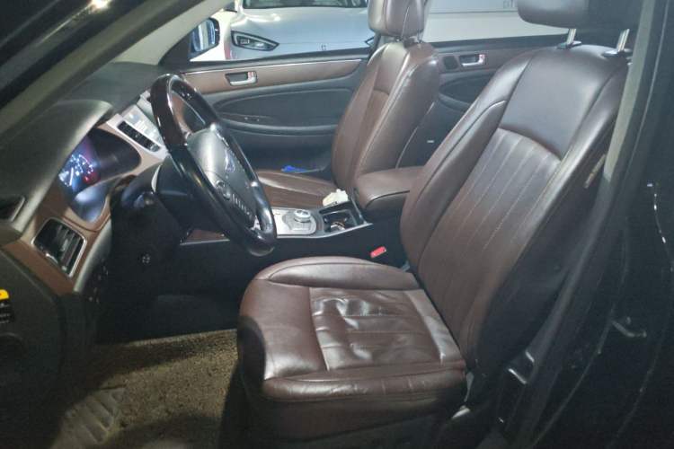 Used Hyundai Genesis 2012 3.0L GDI Luxury Edition Left Front Seat