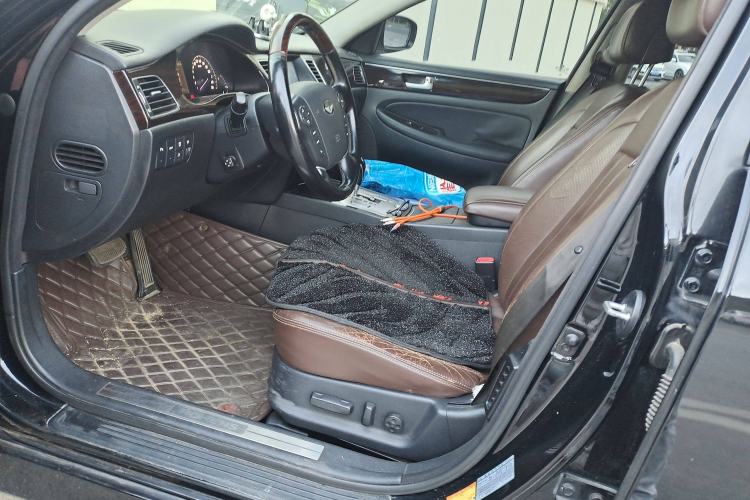 Used Hyundai Genesis 2012 3.0L GDI Luxury Edition Left Front Seat