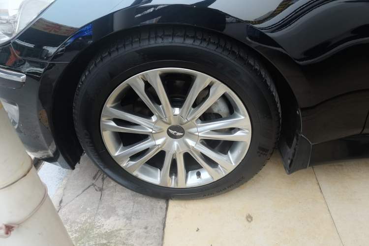 Used Hyundai Genesis 2012 3.0L GDI Luxury Edition Left Front Wheel Hub