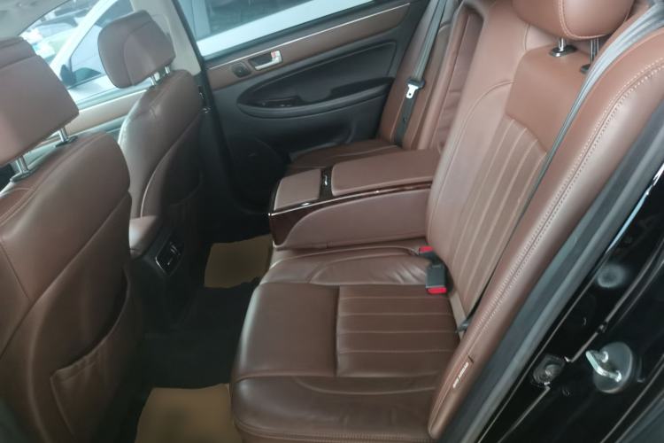 Used Hyundai Genesis 2012 3.0L GDI Luxury Edition Left Rear Seat