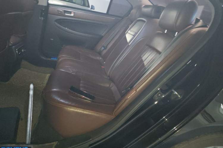 Used Hyundai Genesis 2012 3.0L GDI Luxury Edition Left Rear Seat