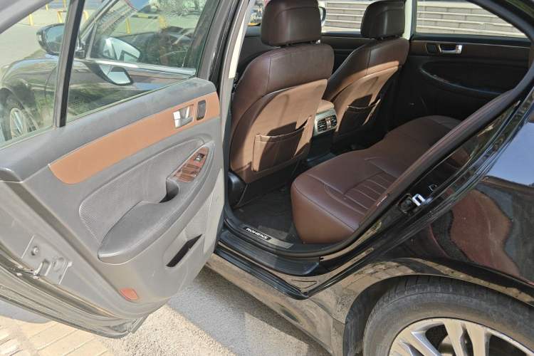 Used Hyundai Genesis 2012 3.3L GDI Prestige Edition Left Rear Seat