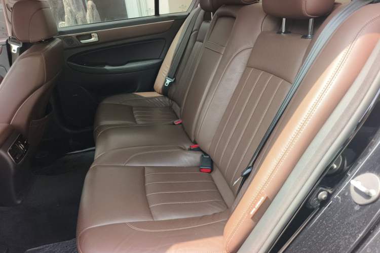 Used Hyundai Genesis 2012 3.0L GDI Luxury Edition Left Rear Seat