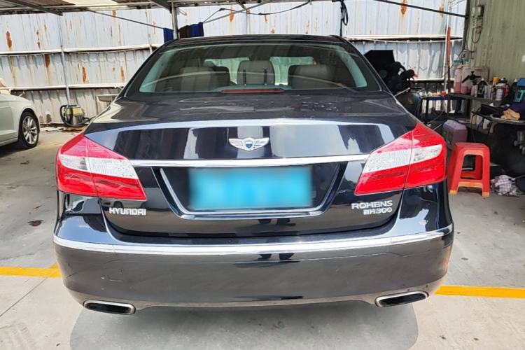 Used Hyundai Genesis 2012 3.0L GDI Luxury Edition Rear