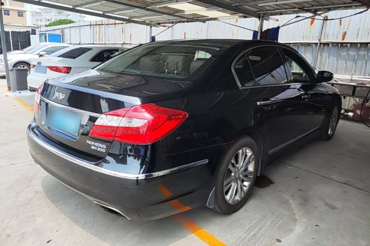 Used Hyundai Genesis 2012 3.0L GDI Luxury Edition Rear Right 45 Deg