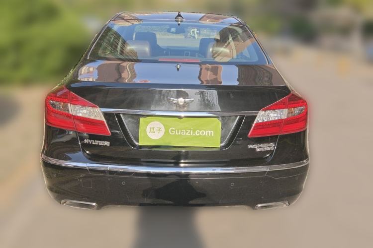 Used Hyundai Genesis 2012 3.3L GDI Prestige Edition Rear