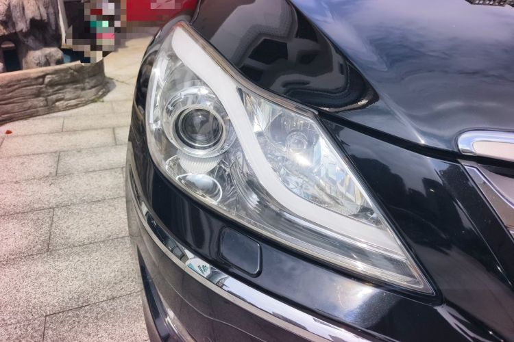 Used Hyundai Genesis 2012 3.0L GDI Luxury Edition Right Front Headlight