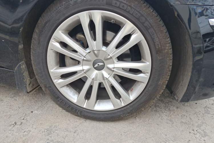 Used Hyundai Genesis 2012 3.0L GDI Luxury Edition Right Front Wheel Hub