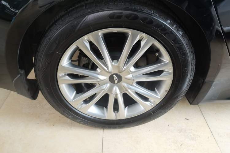 Used Hyundai Genesis 2012 3.0L GDI Luxury Edition Right Rear Wheel Hub
