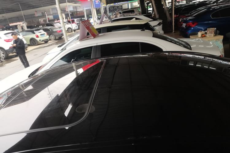 Used Hyundai Genesis 2012 3.0L GDI Luxury Edition Roof