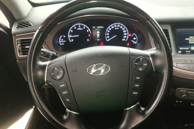 Used Hyundai Genesis 2012 3.0L GDI Luxury Edition Steering Wheel