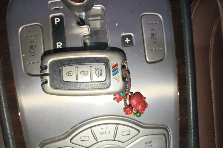 Used Hyundai Genesis 2012 3.0L GDI Luxury Edition Vehicle Key