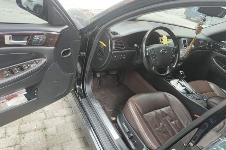 Used Hyundai Genesis 2012 3.0L GDI Luxury Edition Driver Seat
