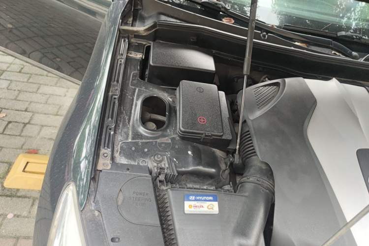 Used Hyundai Genesis 2012 3.0L GDI Luxury Edition Engine Bay Right