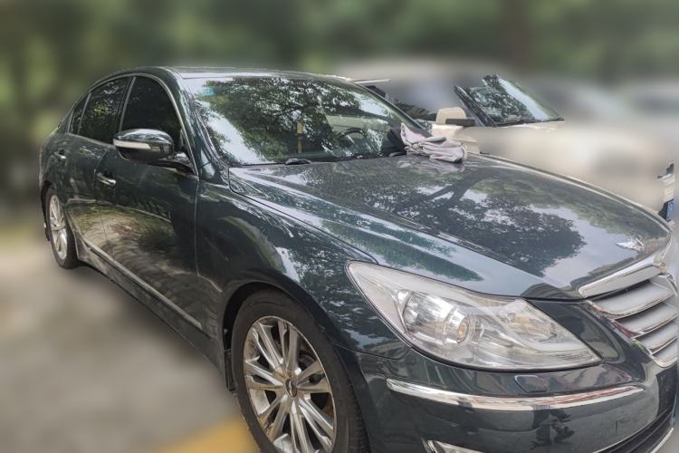 Used Hyundai Genesis 2012 3.0L GDI Luxury Edition Front Right 45 Deg