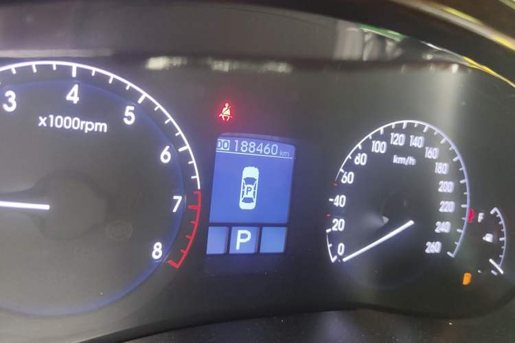 Used Hyundai Genesis 2012 3.0L GDI Luxury Edition Odometer Close Up