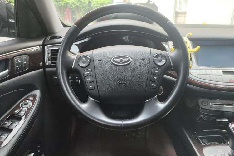 Used Hyundai Genesis 2012 3.0L GDI Luxury Edition Steering Wheel