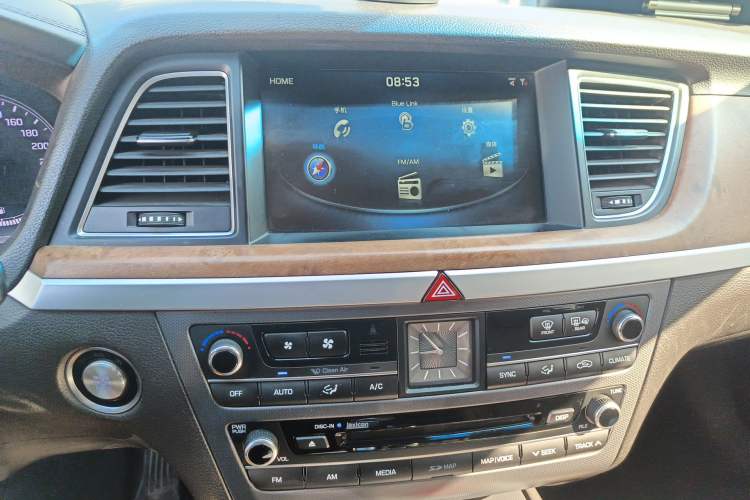 Used Hyundai Genesis 2015 3.0GDi Four-Wheel Drive Flagship Edition Audio And AC Panel