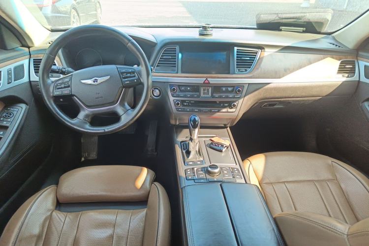 Used Hyundai Genesis 2015 3.0GDi Four-Wheel Drive Flagship Edition Center Console