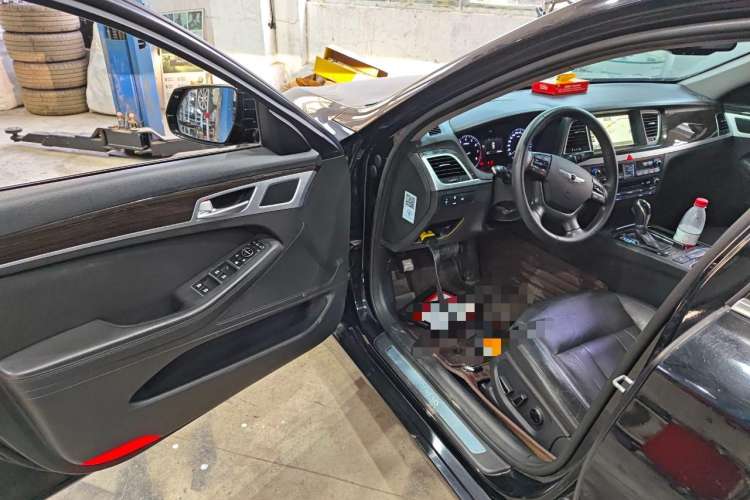 Used Hyundai Genesis 2015 3.0 GDi Two-Wheel-Drive Elite Edition Driver Seat