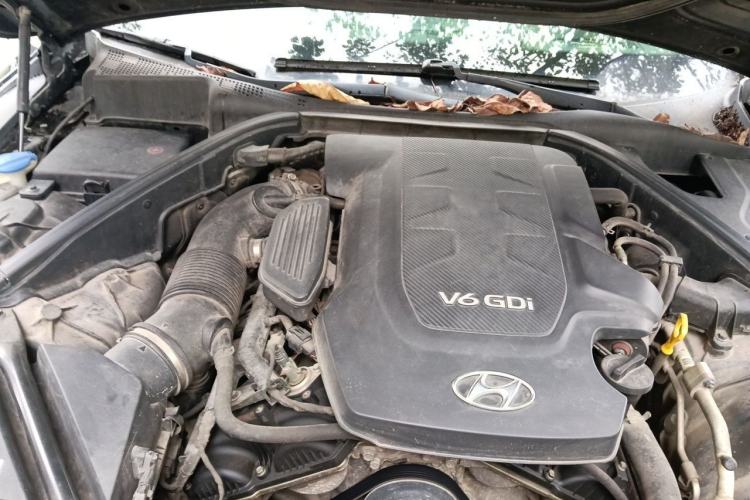Used Hyundai Genesis 2015 3.0GDi Four-Wheel Drive Luxury Edition Engine Bay