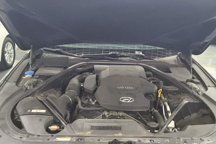 Used Hyundai Genesis 2015 3.0GDi Four-Wheel Drive Luxury Edition Engine Bay