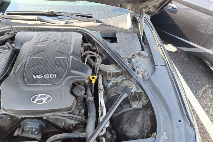 Used Hyundai Genesis 2015 3.0GDi Four-Wheel Drive Flagship Edition Engine Bay Left